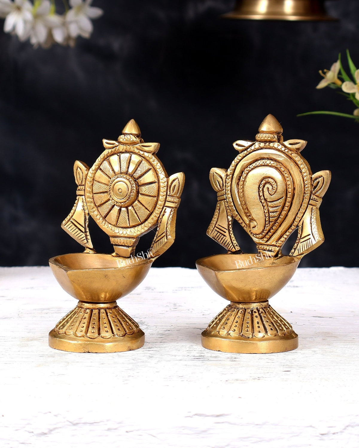 Pure Brass Shankh Chakra Oil Lamps (Pair) 4.5" - Budhshiv.com