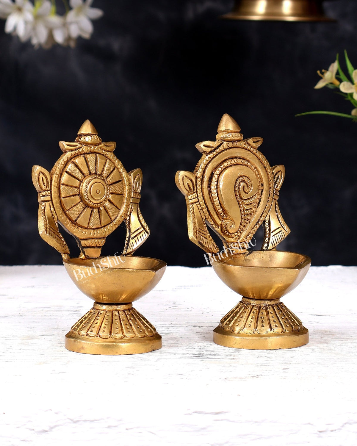 Pure Brass Shankh Chakra Oil Lamps (Pair) 4.5" - Budhshiv.com