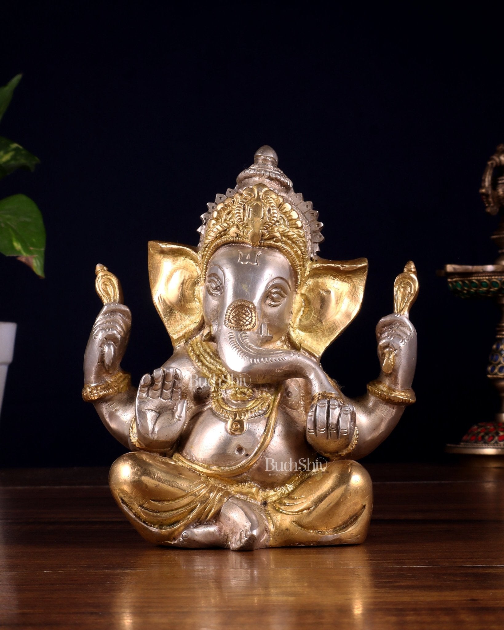 Pure brass Taj Ganesha Brass Statue with a glossy dual tone 6" - Budhshiv.com