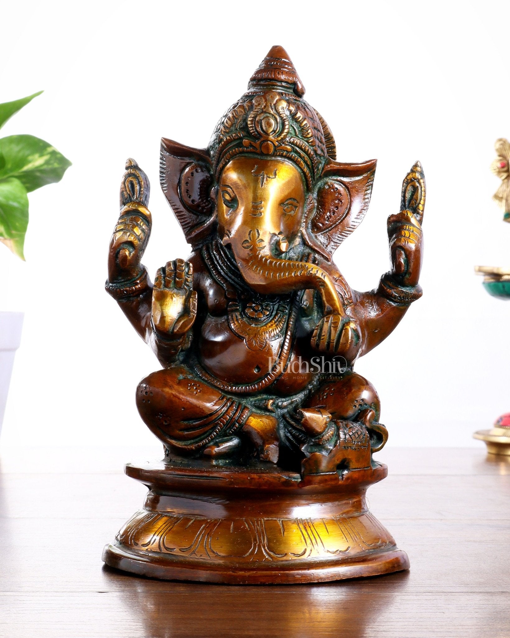 Pure Brass Taj Ganesha Statue with Round Base – Vintage Finish 7" - Budhshiv.com