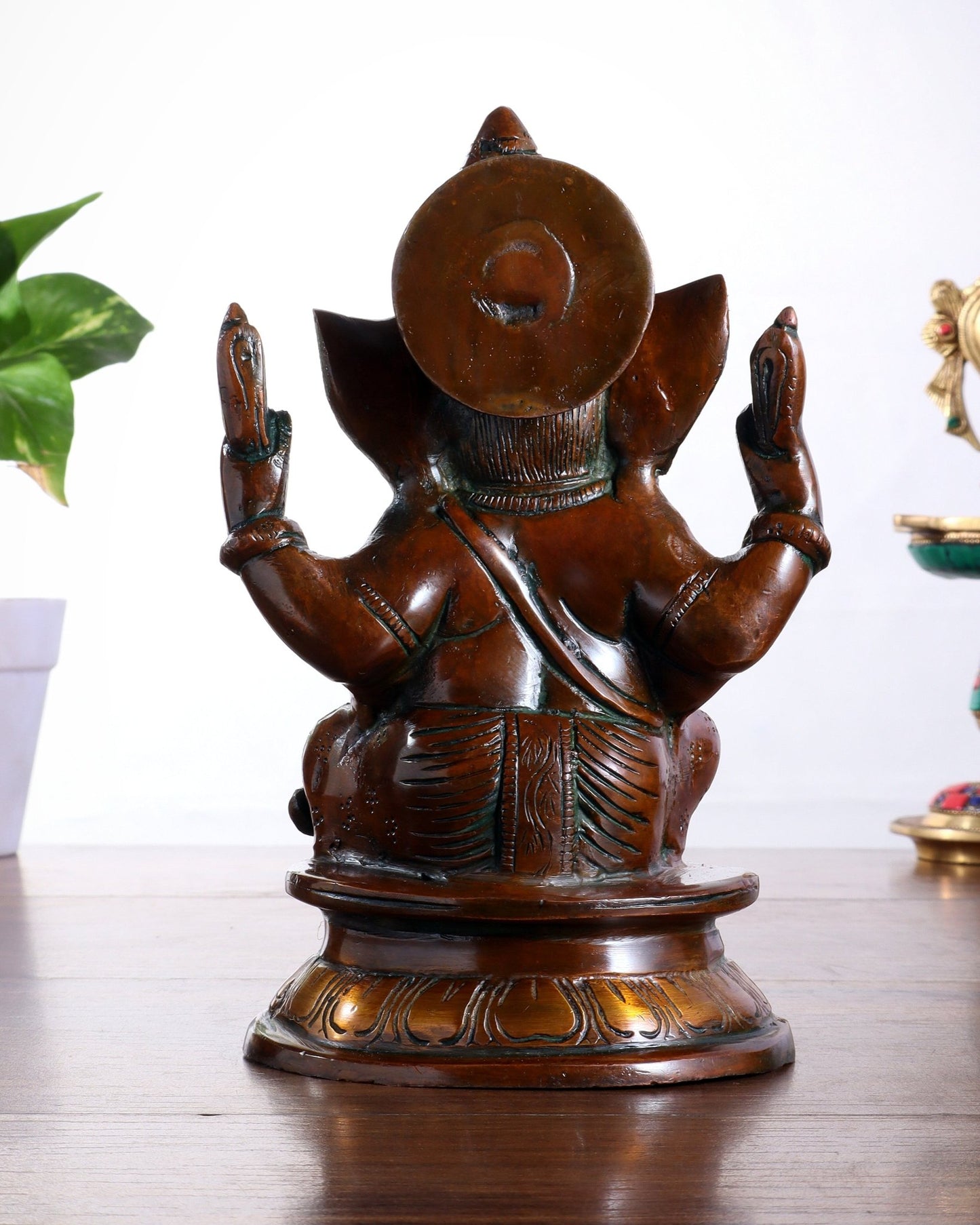Pure Brass Taj Ganesha Statue with Round Base – Vintage Finish 7" - Budhshiv.com