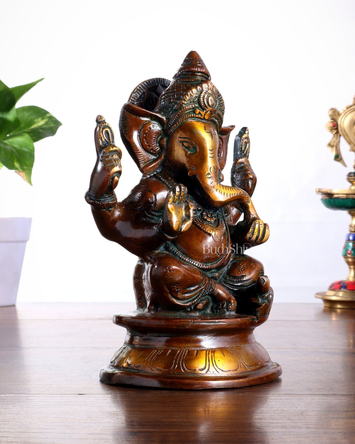 Pure Brass Taj Ganesha Statue with Round Base – Vintage Finish 7" - Budhshiv.com