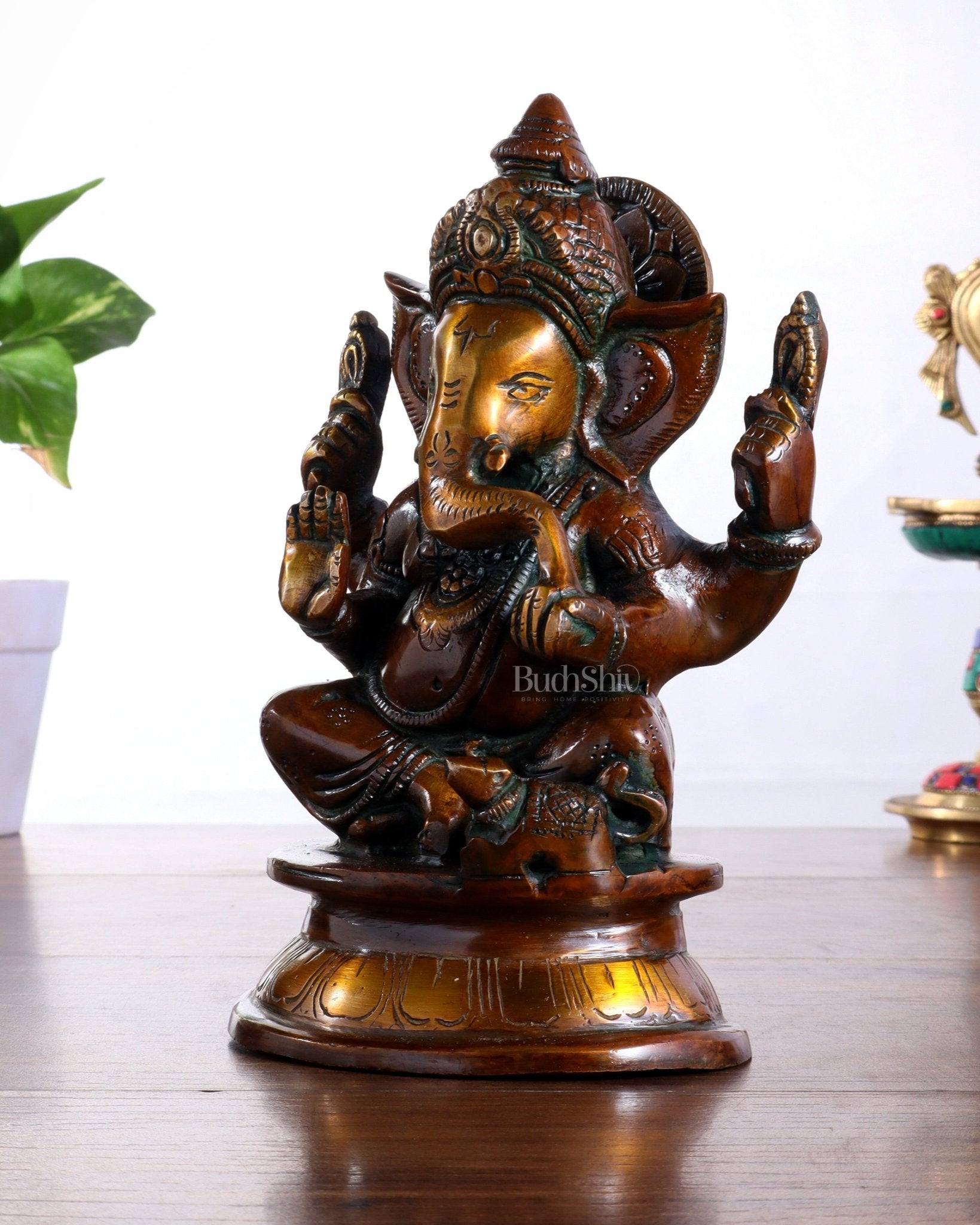 Pure Brass Taj Ganesha Statue with Round Base – Vintage Finish 7" - Budhshiv.com