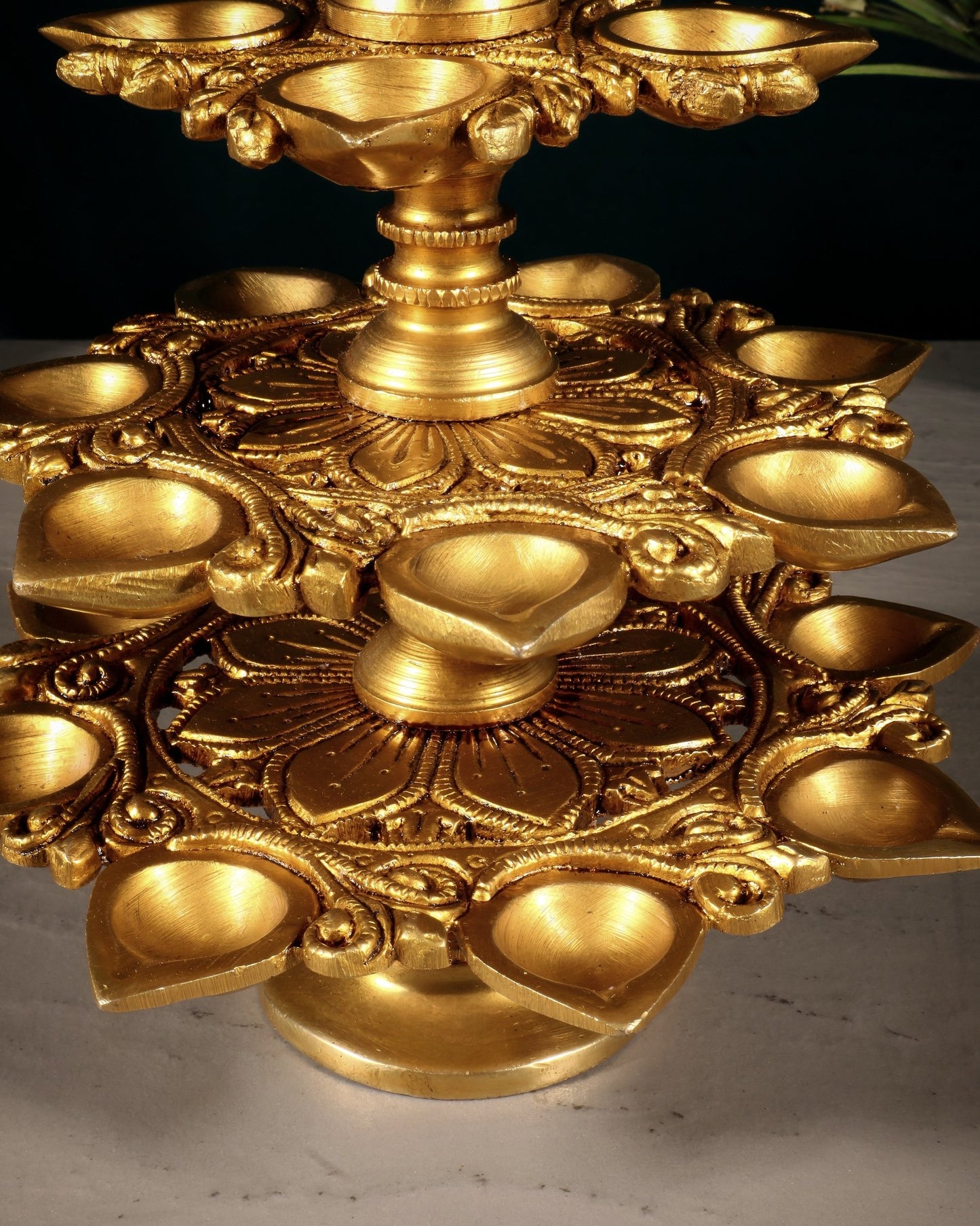 Pure Brass Traditional Multi - Wick Oil Lamp – 19 Diyas - Budhshiv.com