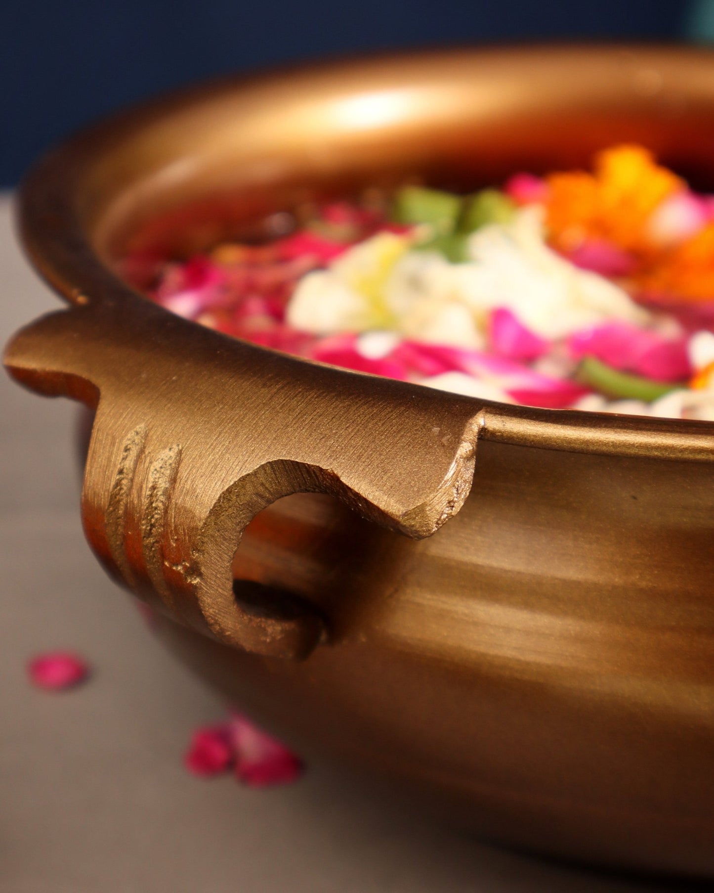 Pure Brass Wide Urli – Antique Finish | 7.5" - Budhshiv.com