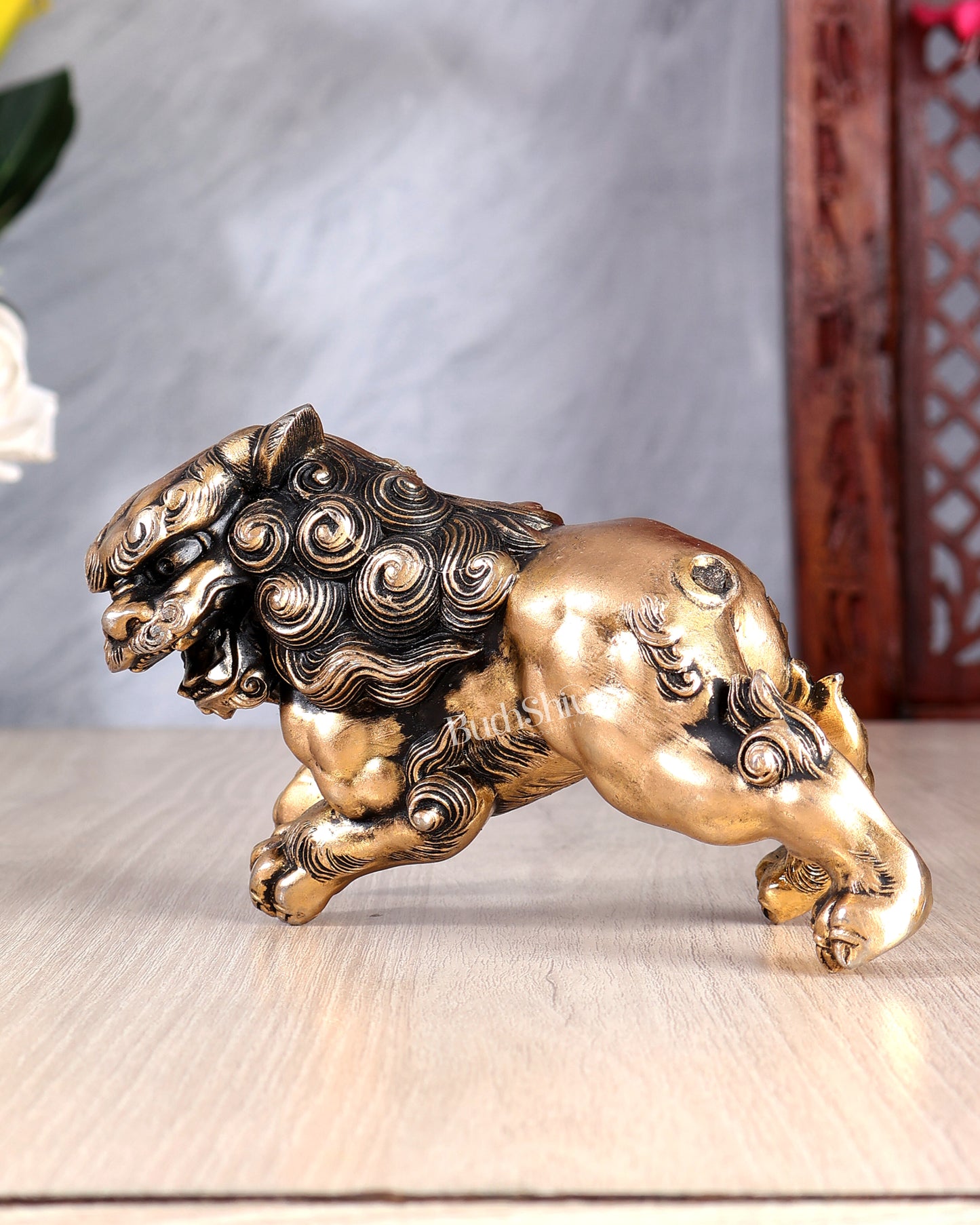 Brass Tibetan Snow Lion Showpiece – Handcrafted Auspicious Guardian Sculpture