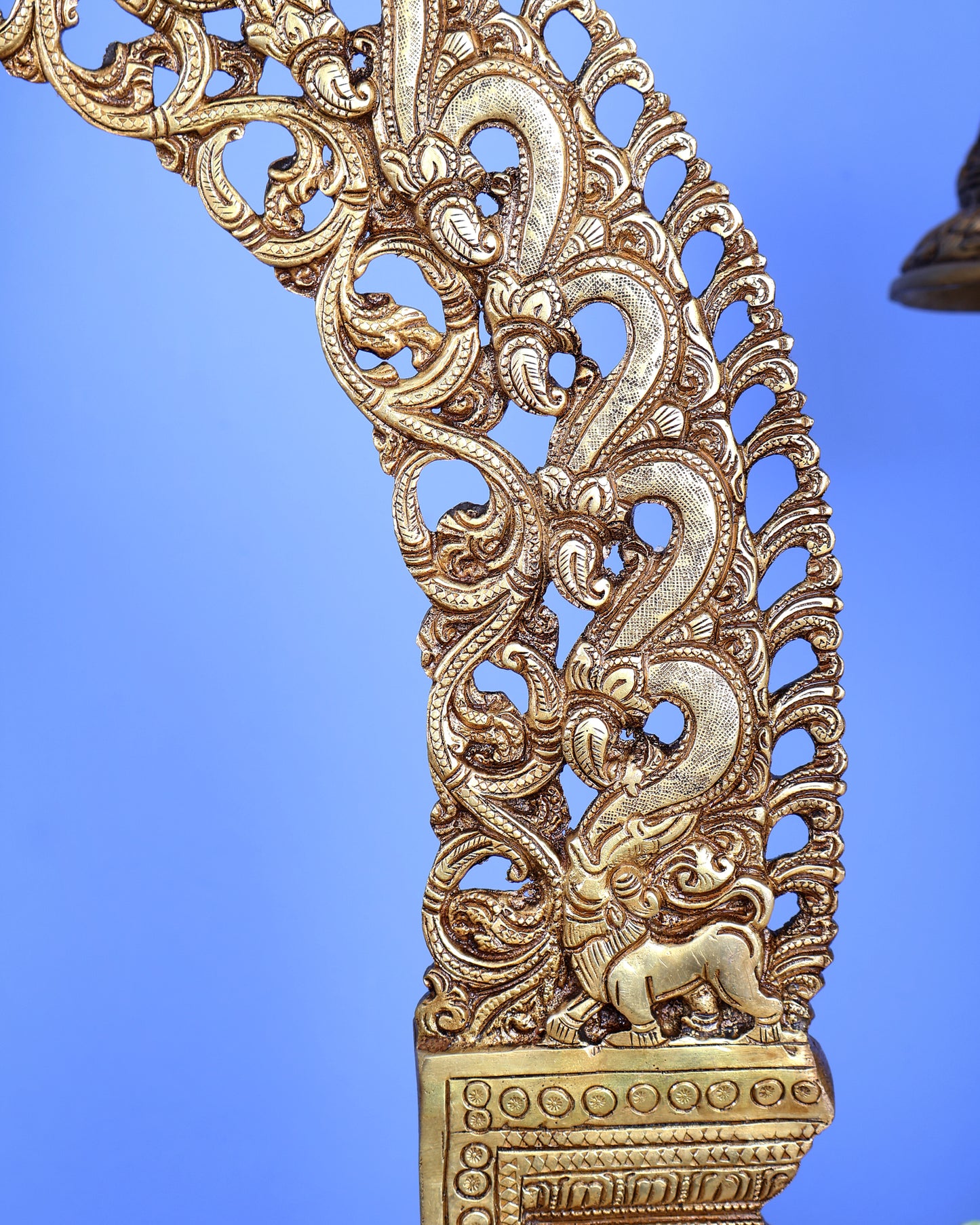 Premium Brass Lord Krishna with Cow, Calf, Sheshanaag, Sudama & Kirtimukha Prabhavali – Grand Venugopala Sculpture (36.5 Inches)