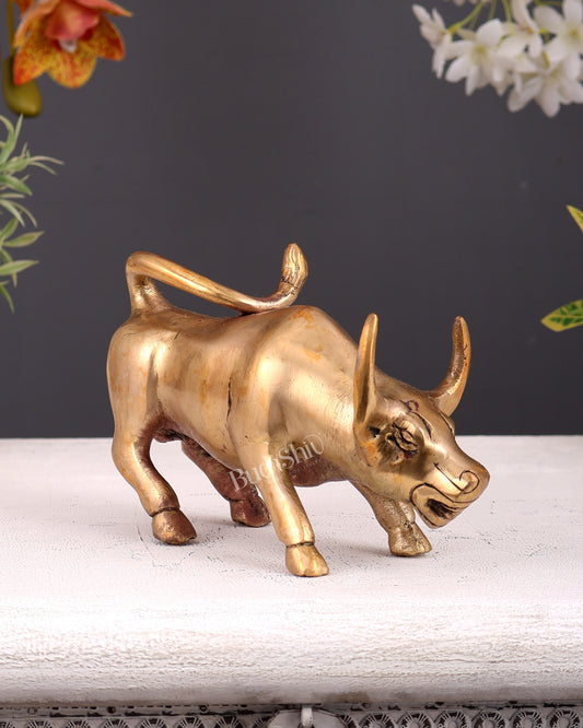 Brass Bull of Wall Street Charging Bull Showpiece – Vastu Gift for Stock Market Enthusiasts 7 Inch