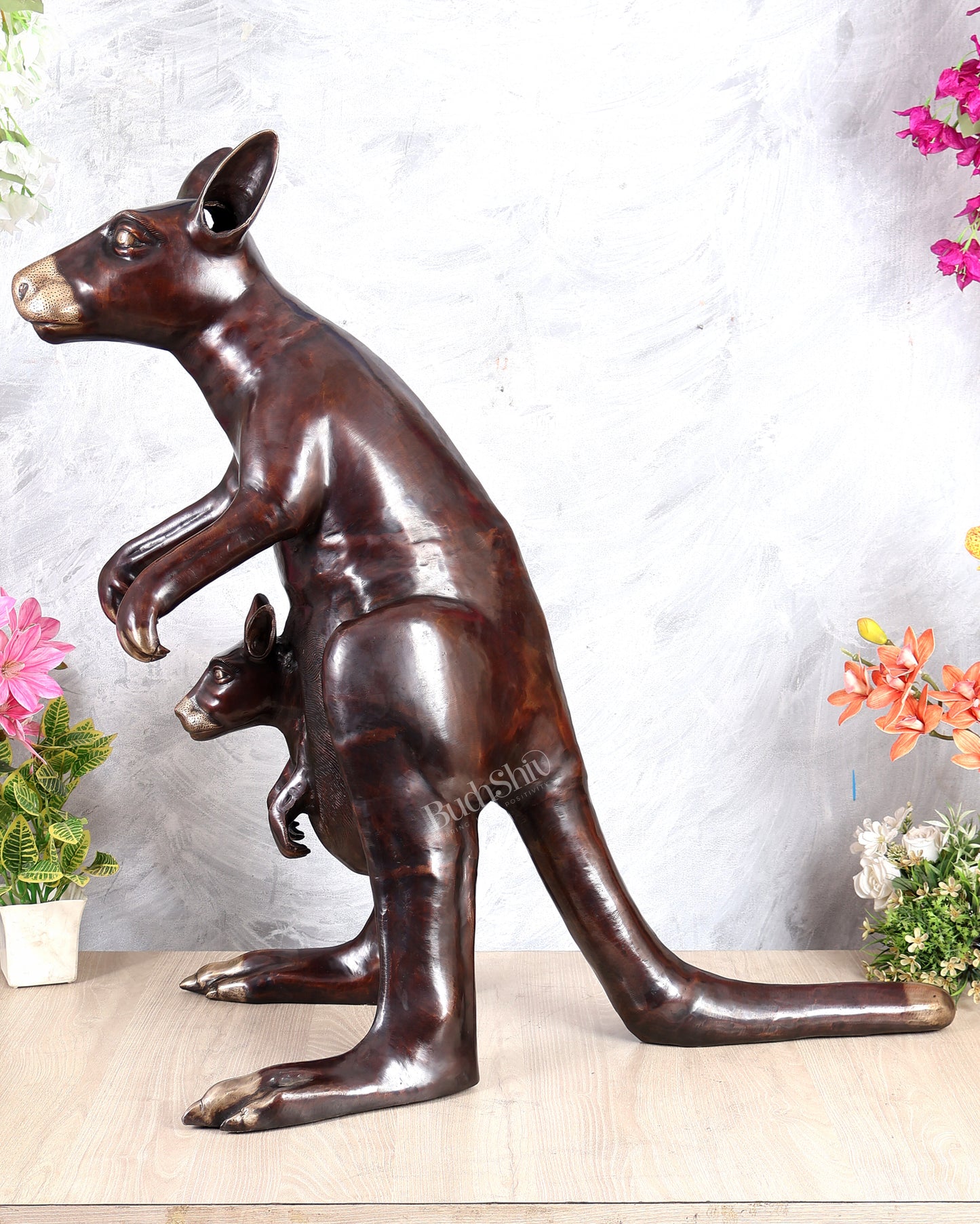 Brass Large Kangaroo with Baby Joey Sculpture – Handcrafted Wildlife Masterpiece (34 Inches)