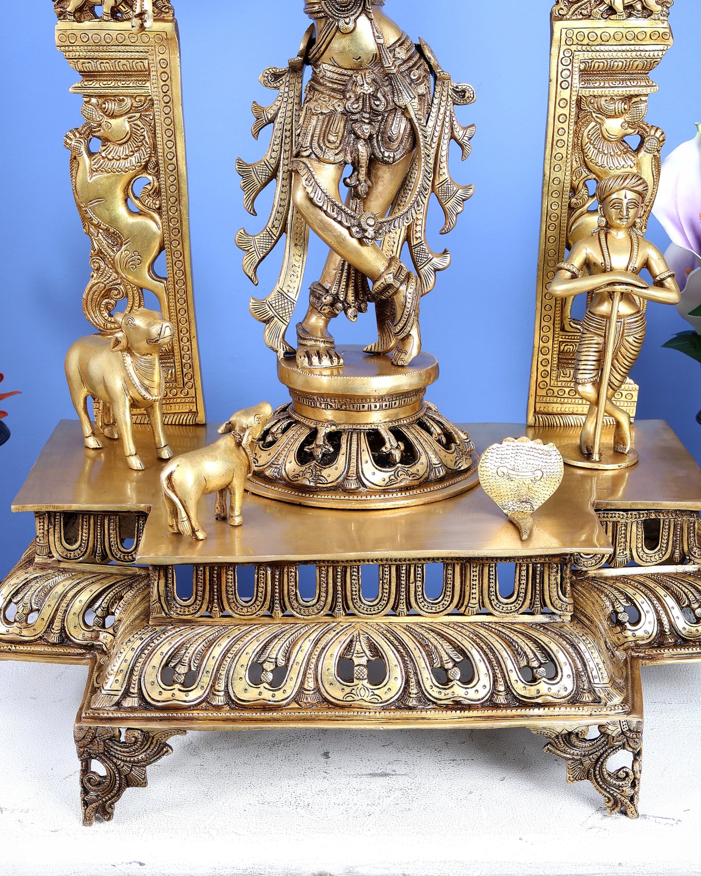 Premium Brass Lord Krishna with Cow, Calf, Sheshanaag, Sudama & Kirtimukha Prabhavali – Grand Venugopala Sculpture (36.5 Inches)
