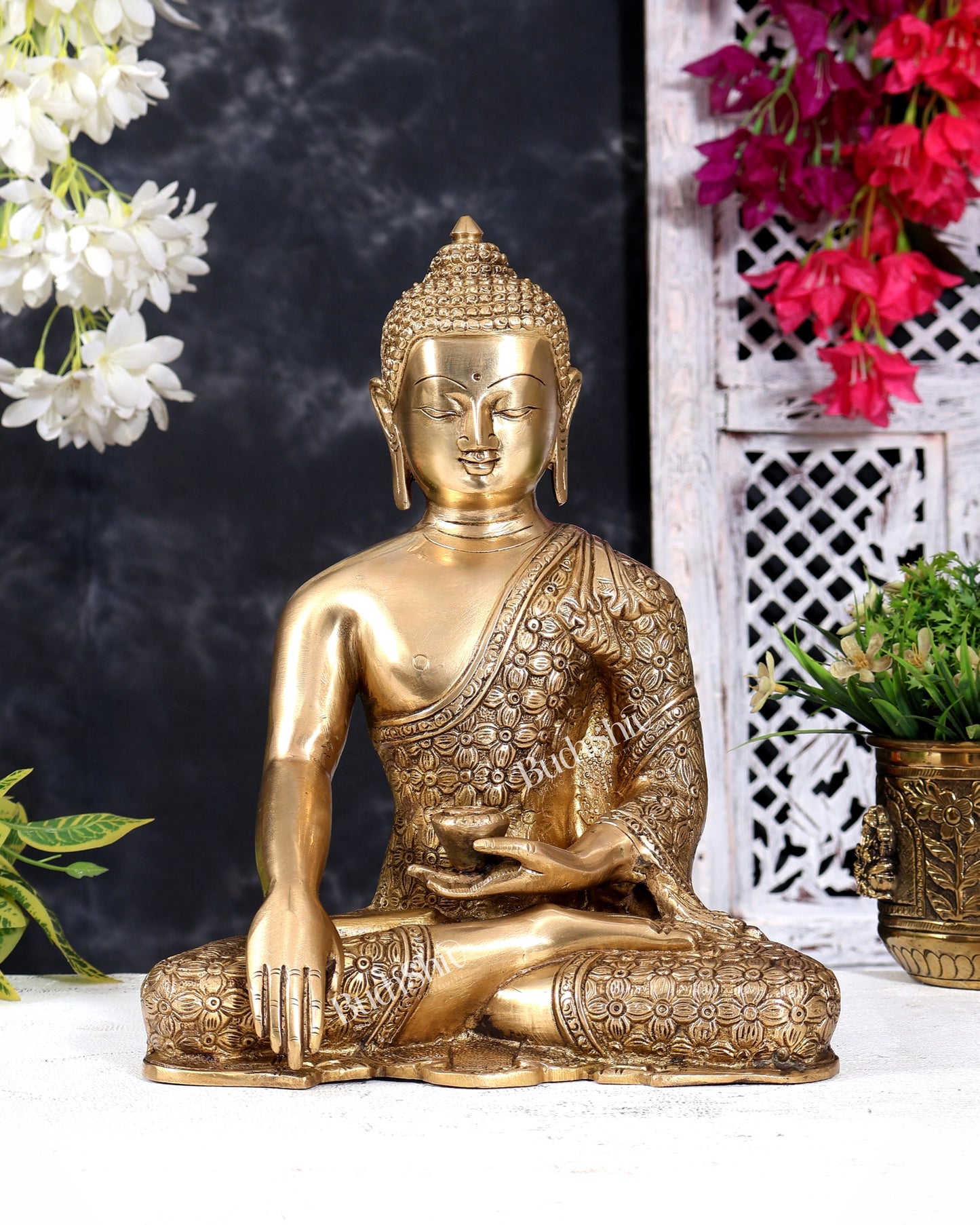 Brass Buddha Statue in Bhoomisparsha Mudra — Tibetan-Inspired 11 inch