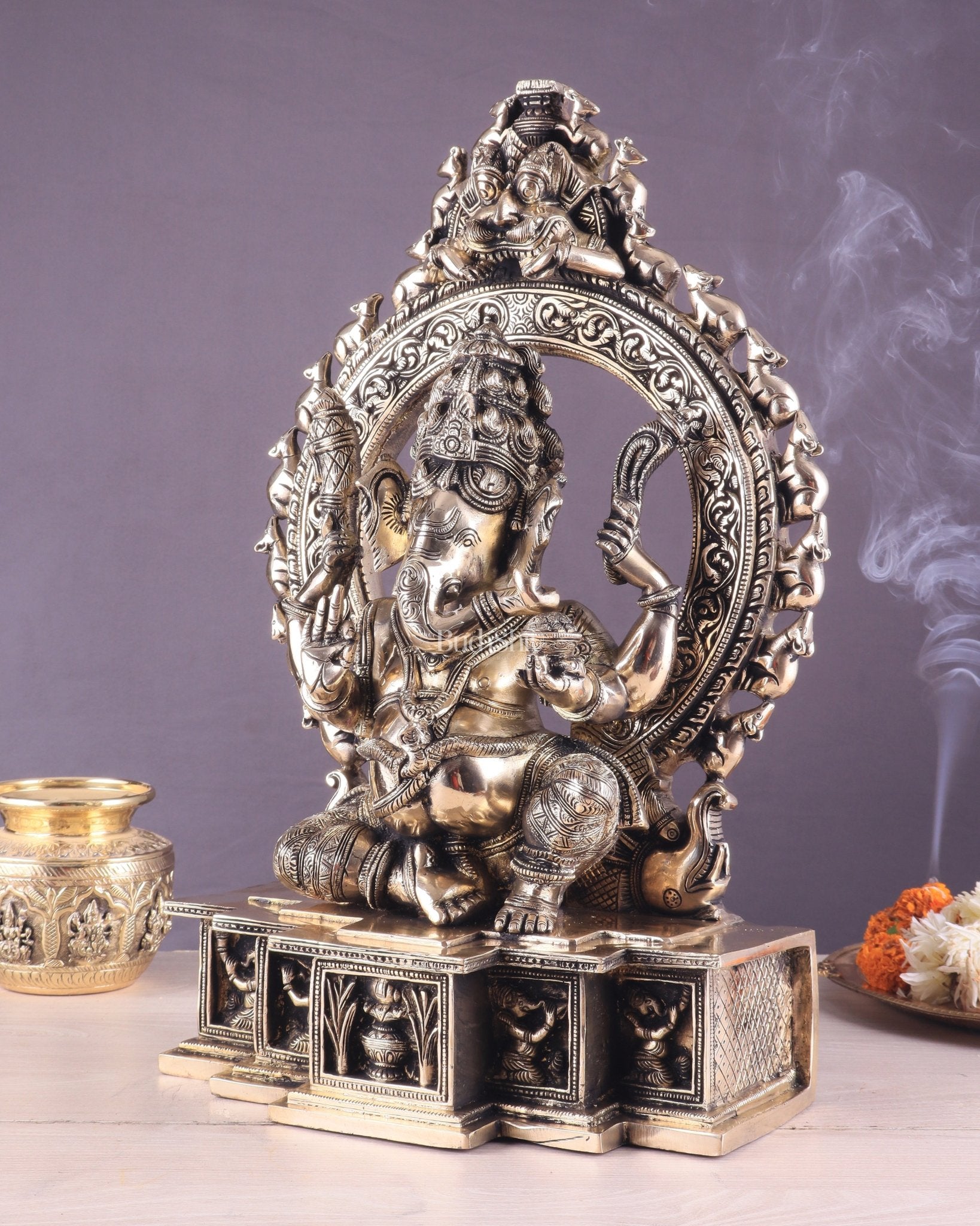 Unique Brass Lord Ganesha Statue with Kirtimukha Prabhavali Arch | 19.5 Inches - Budhshiv.com