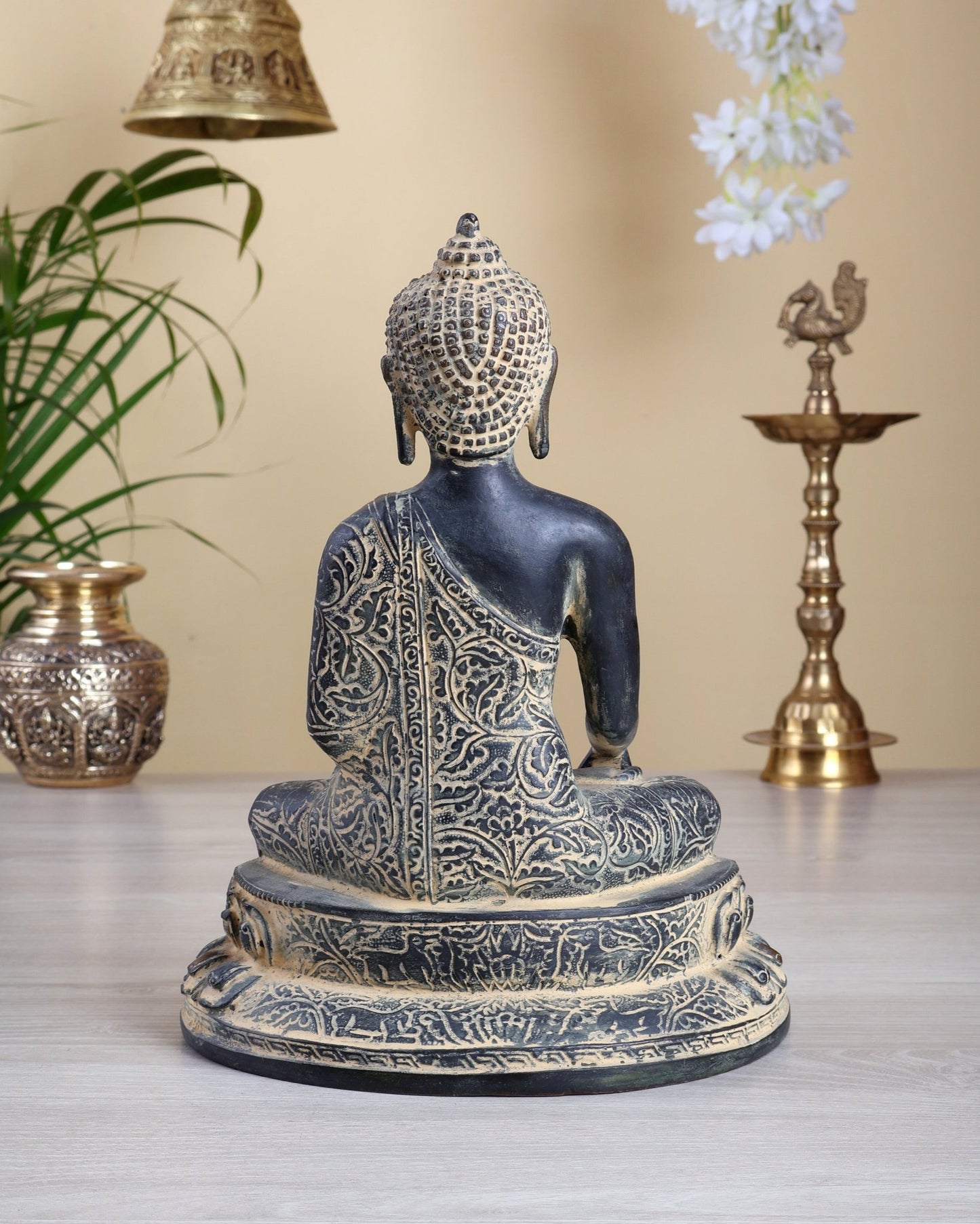 Vintage Brass Buddha Statue – Bhoomisparsha Nirvana Enlightened Buddha in Rustic Sand Patina 10.5" - Budhshiv.com