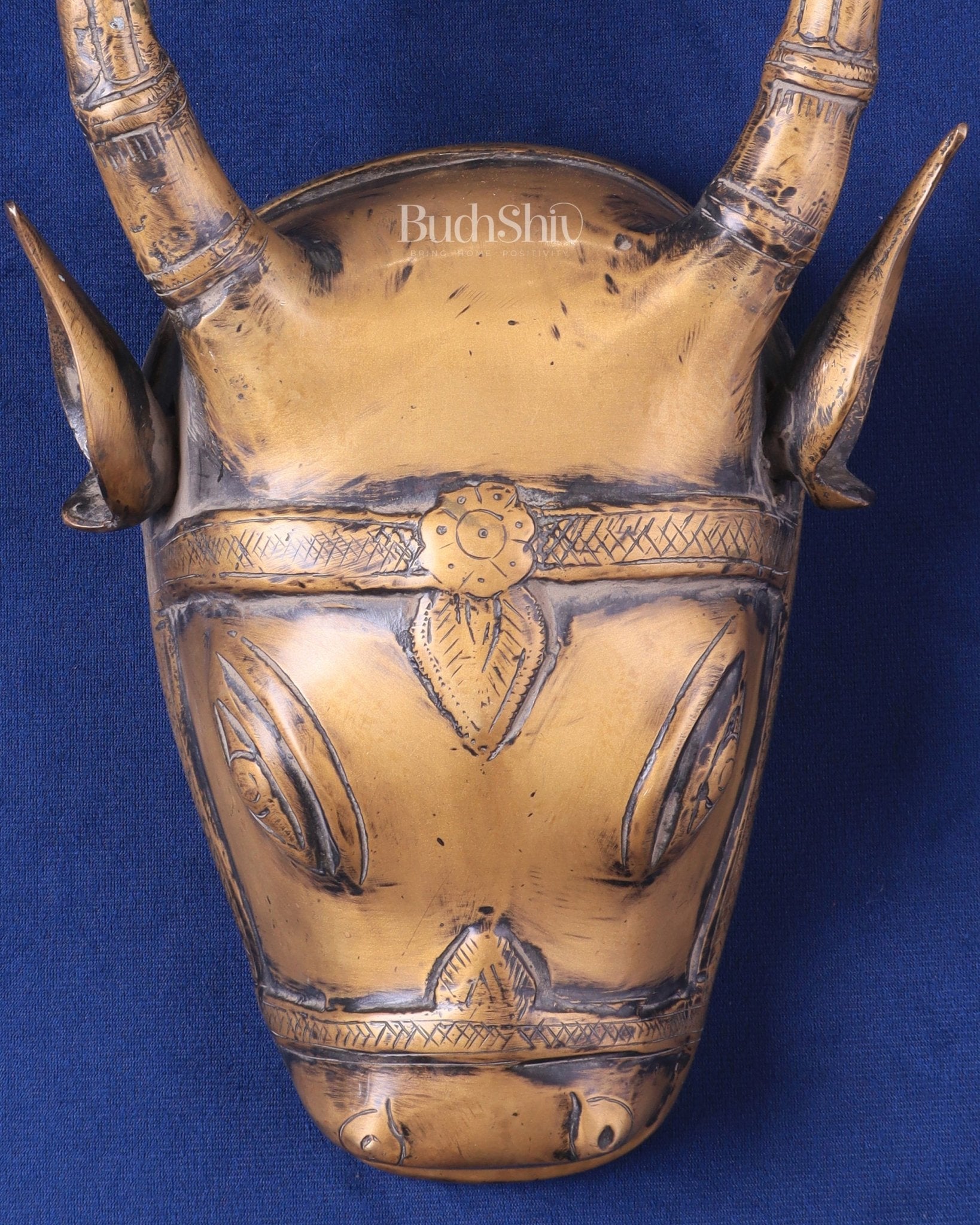 Vintage Brass Cow Head Wall Hanging – Antique Finish 7" - Budhshiv.com