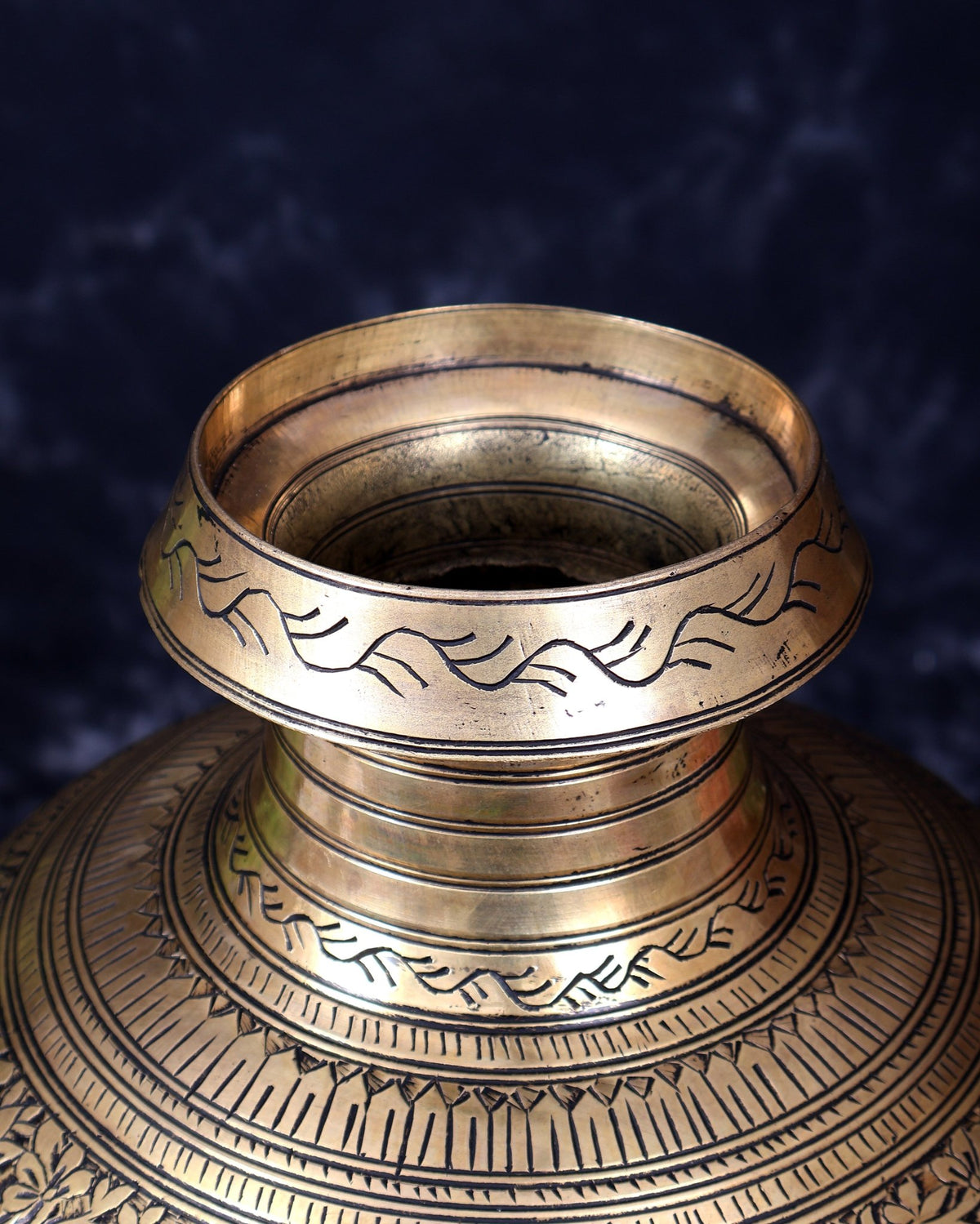 Vintage Brass Planter/Pot — Handcrafted 13.5 inch - Budhshiv.com