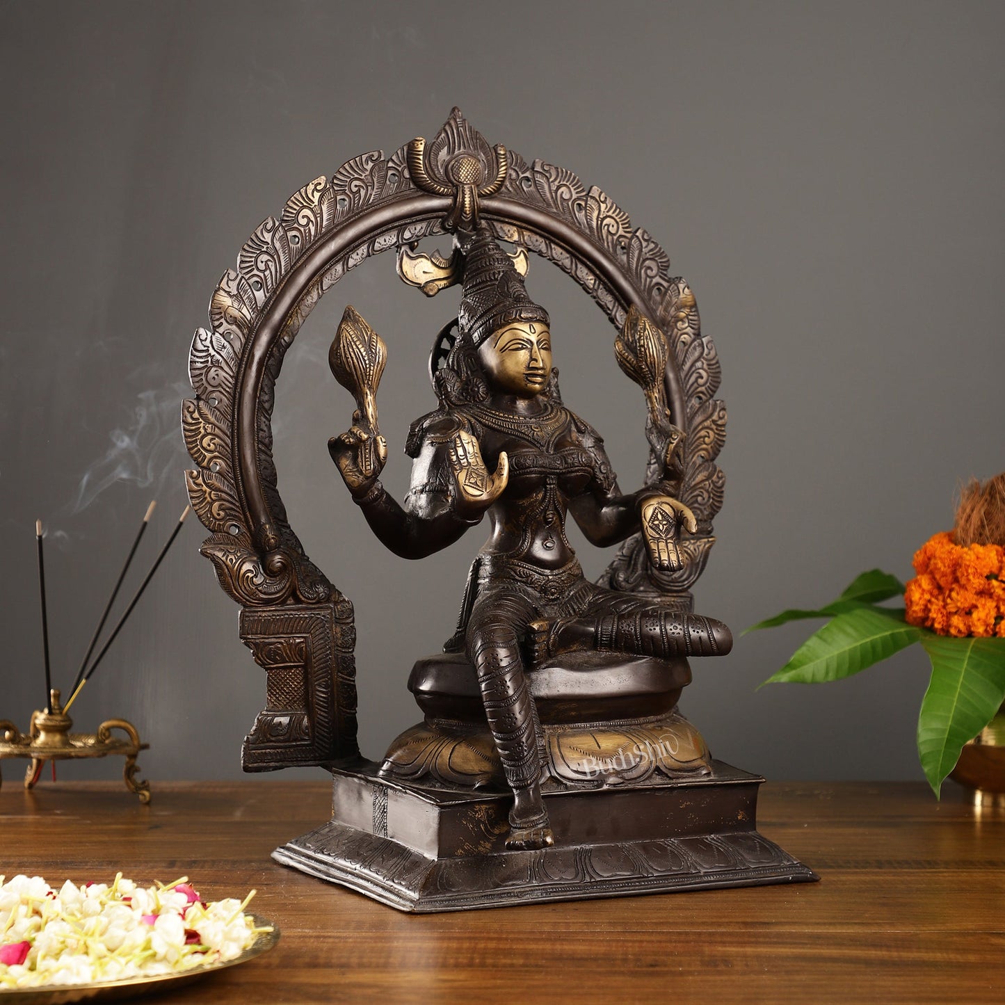18-Inch Brass Lakshmi Idol with - Budhshiv.com