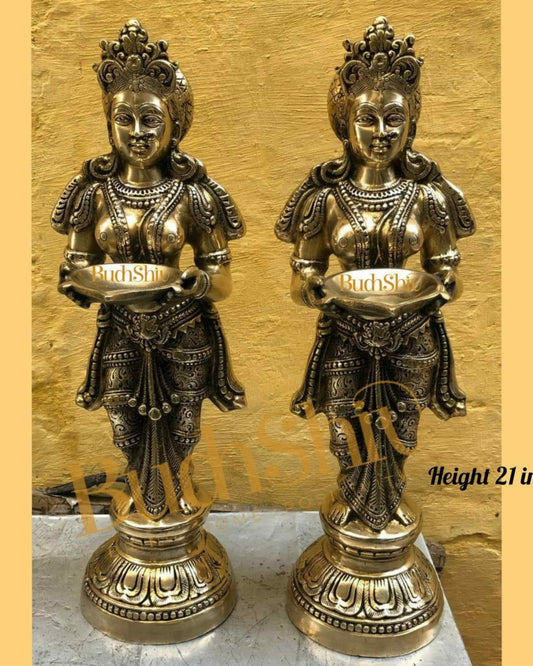 Brass Deep Lakshmi Pavaai Villaku (2 feet/23 inches) - Budhshiv.com