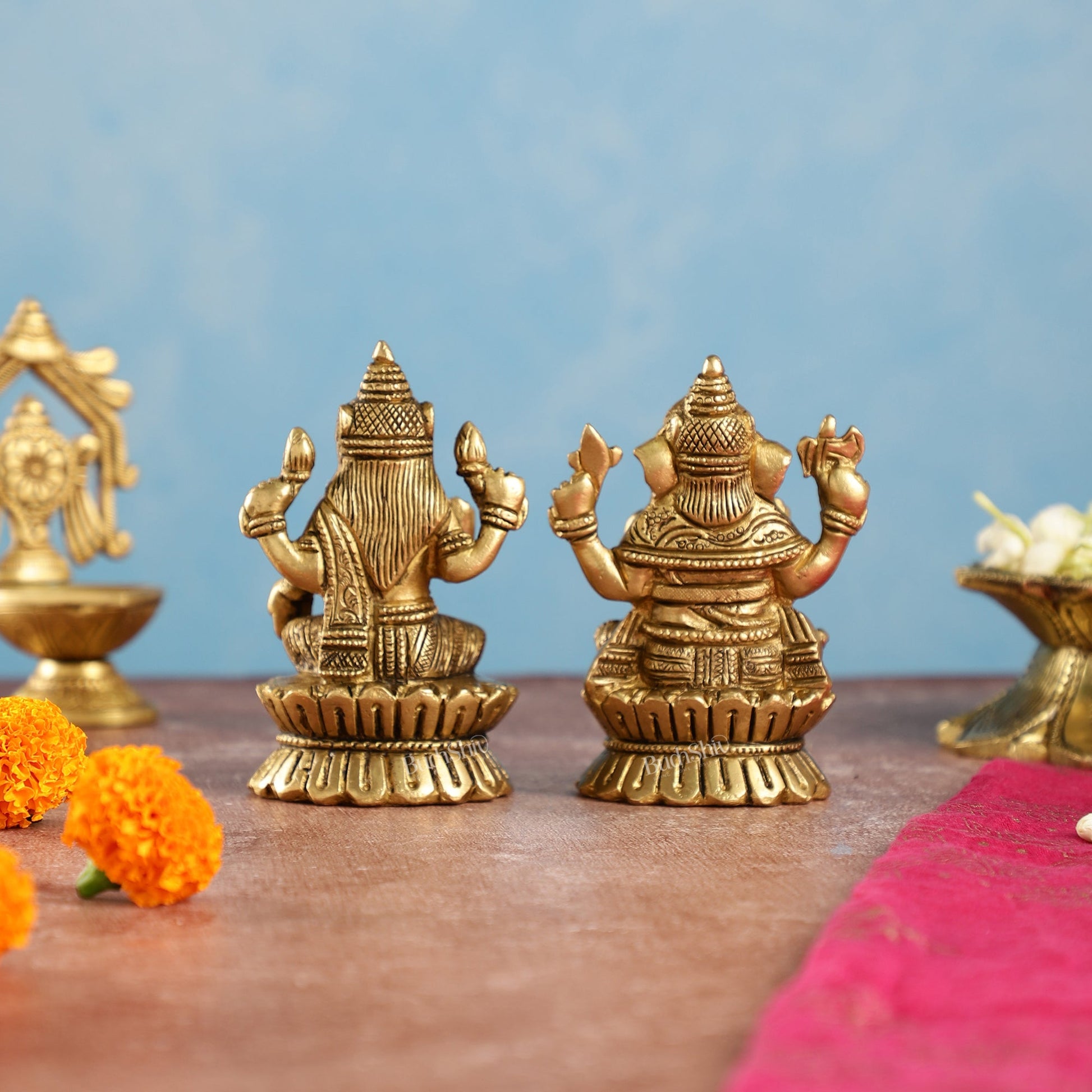 Brass Ganesha and Lakshmi Idols Pair | Height 4.5 inch - Budhshiv.com