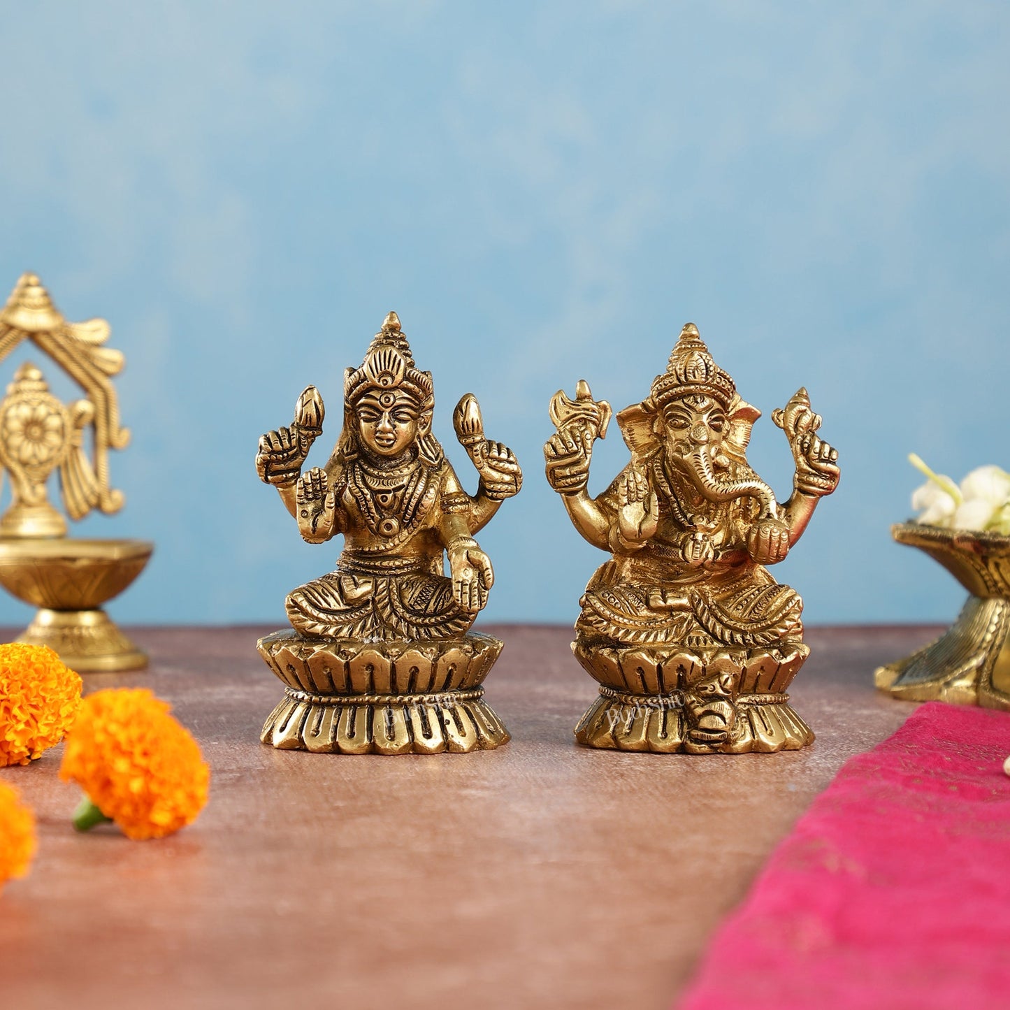 Brass Ganesha and Lakshmi Idols Pair | Height 4.5 inch - Budhshiv.com