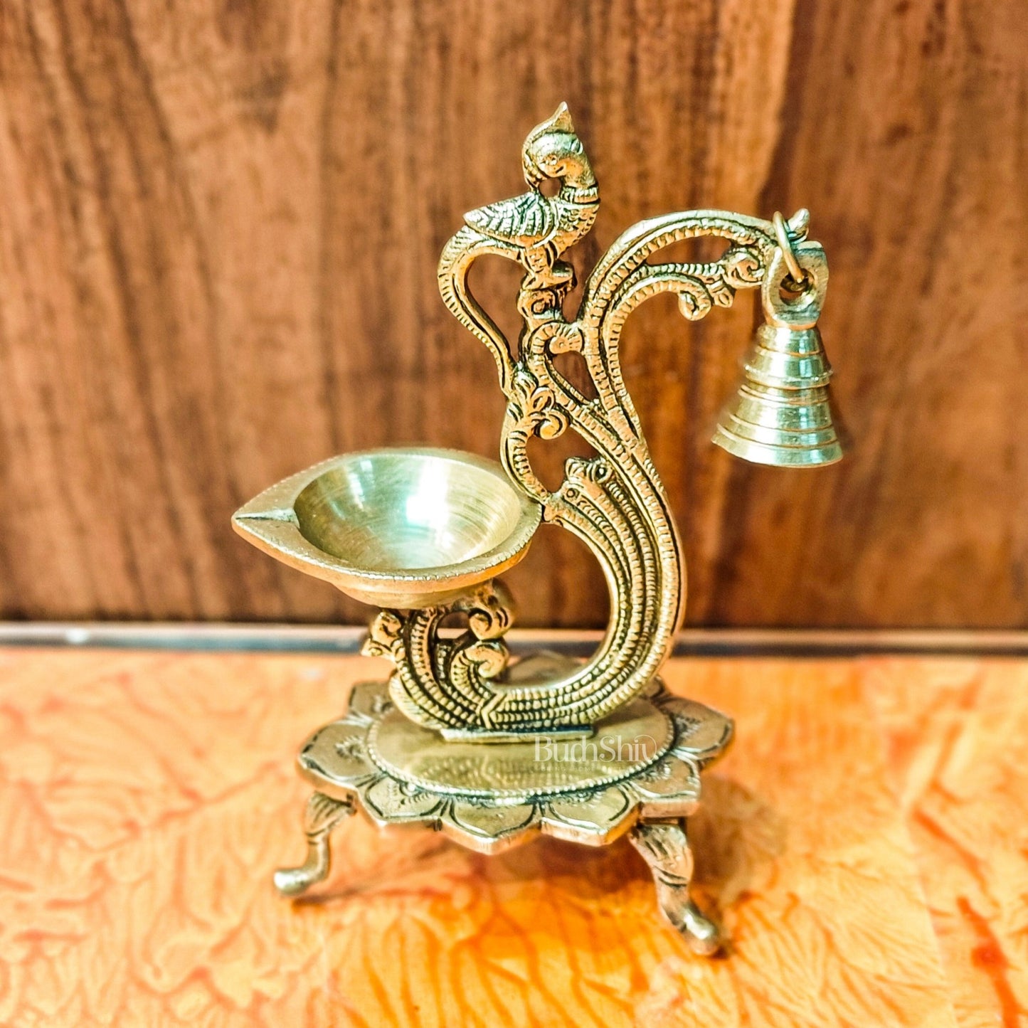 Brass parrot lamp with bell - Budhshiv.com