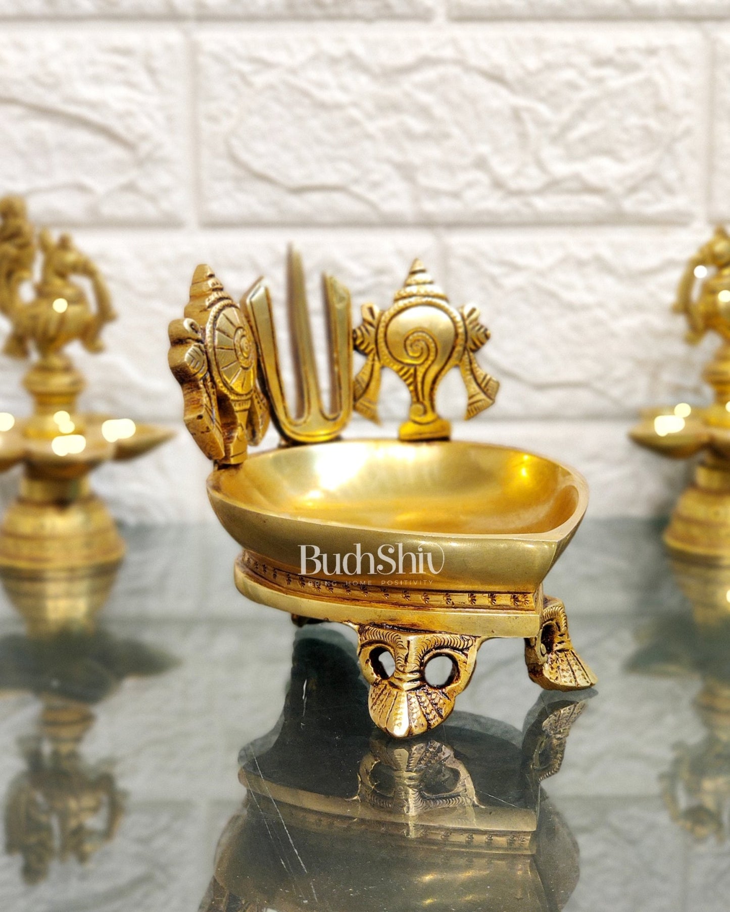 Brass Shankh Chakra namaha Diya 5" - Budhshiv.com