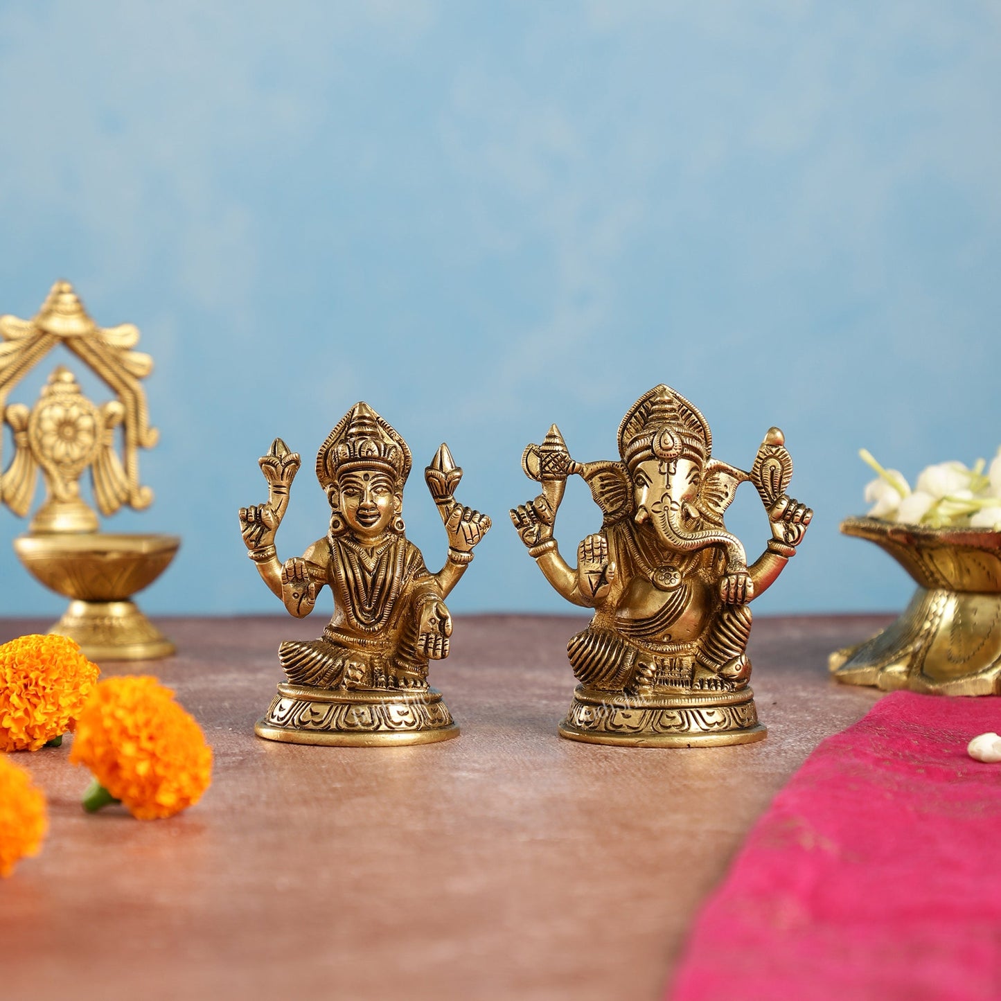 Elegant Brass Ganesha and Lakshmi Idols Pair | Height 4 inch - Budhshiv.com