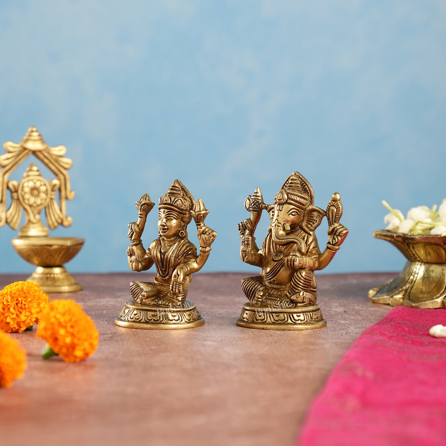 Elegant Brass Ganesha and Lakshmi Idols Pair | Height 4 inch - Budhshiv.com