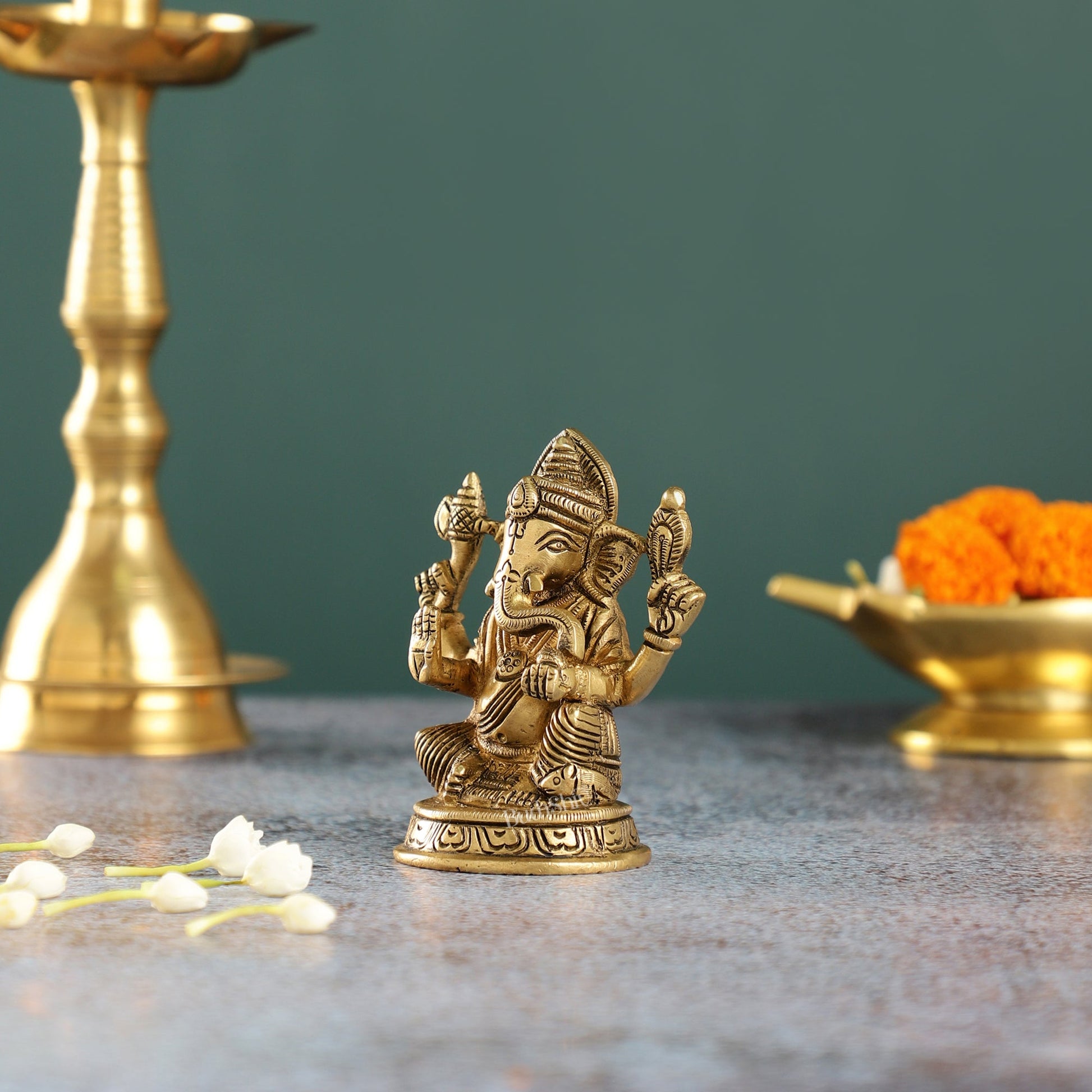 Exquisite Brass Ganesha Idol | Height 4 inch - Budhshiv.com