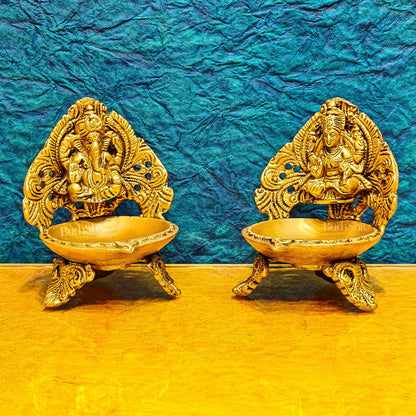 Finely Handcrafted Ganesha and Lakshmi Idols with Prabhavali Diyas - Budhshiv.com