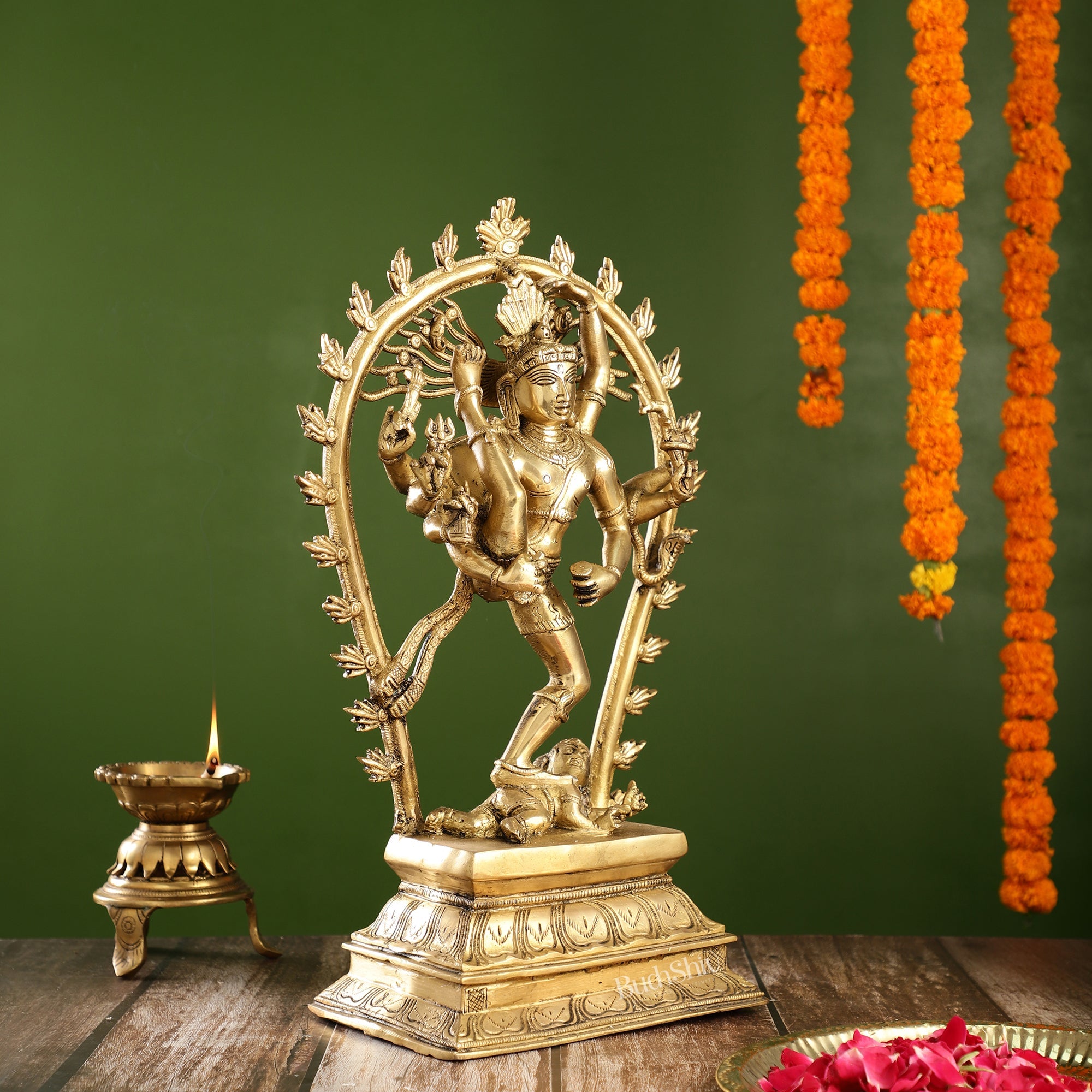 Shiva Nataraja Hindu God Lord Siva In Dancing Pose Stock Photo - Download  Image Now - iStock