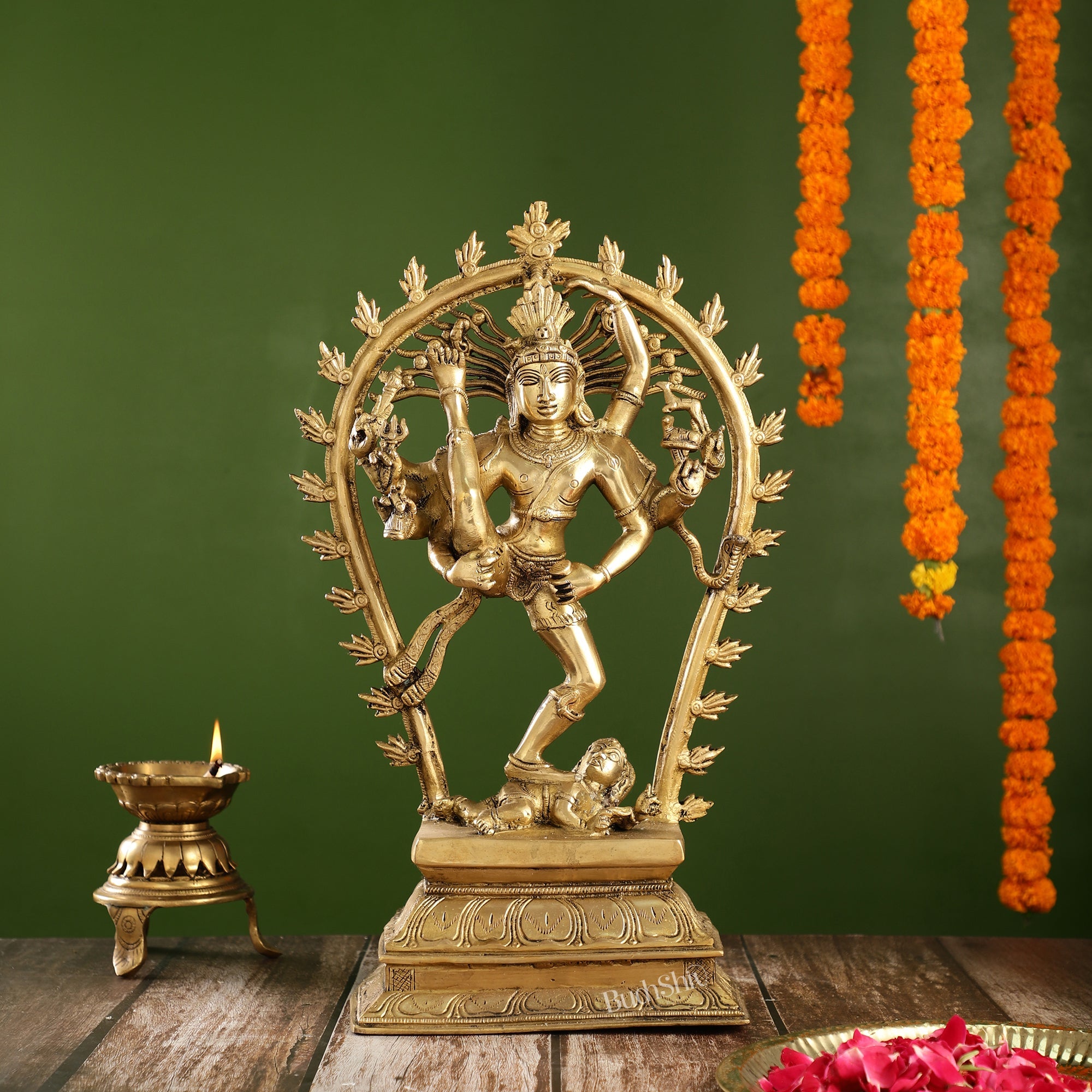 Tandava hi-res stock photography and images - Alamy
